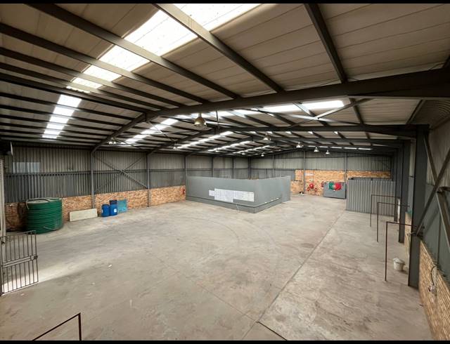 680M² WAREHOUSE FOR SALE IN VULCANIA